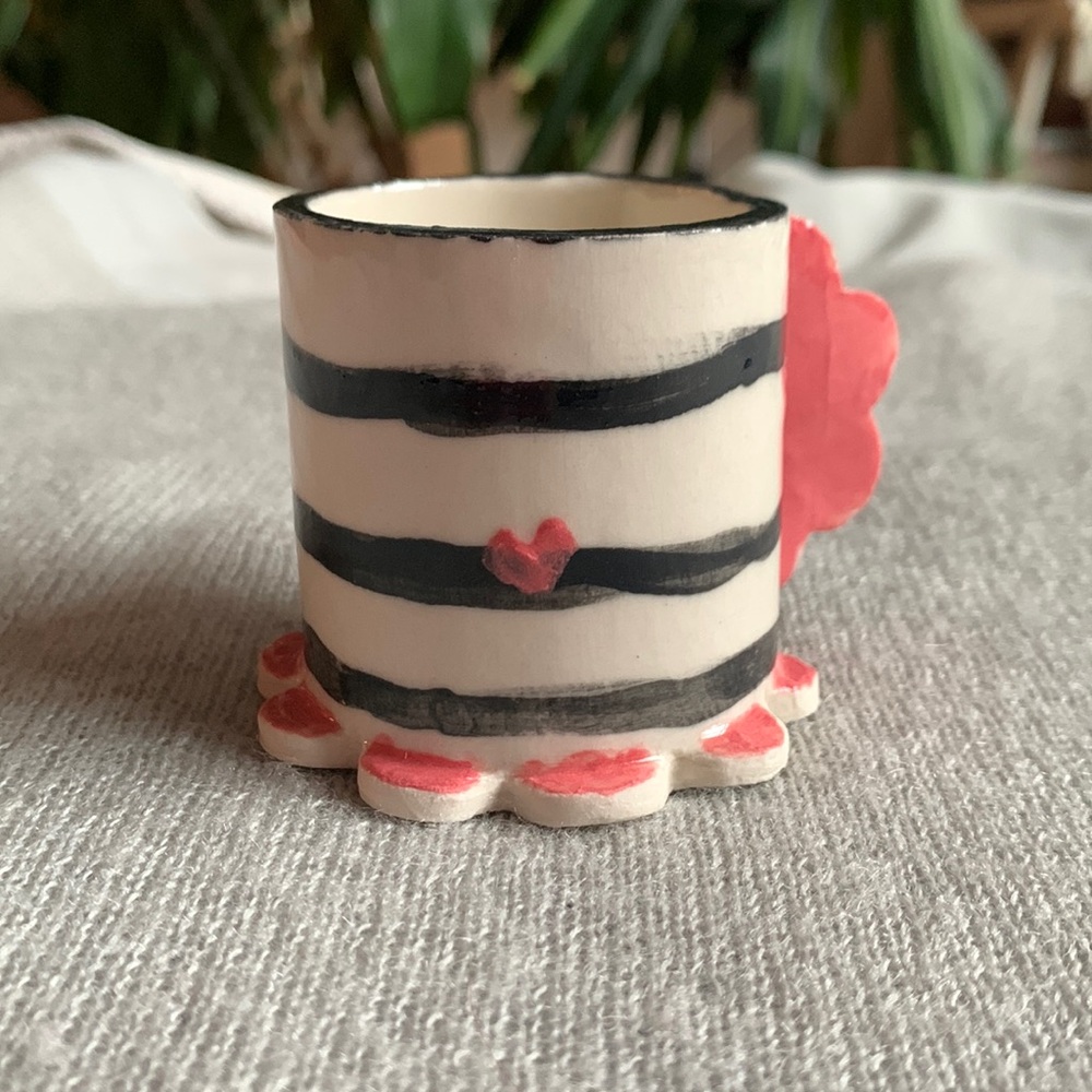 CREATION - Handmade Ceramic Coffee Expresso Cup - Flower base with little hearts